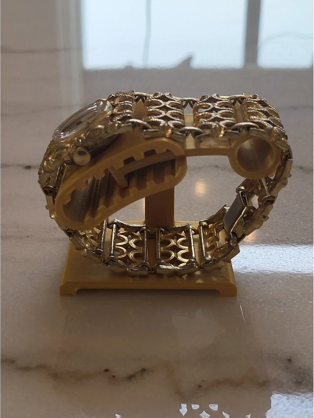 Vtg Clinton Womens Watch Goldtone Wide Bracelet Band Wind Up Works Great EUC 7